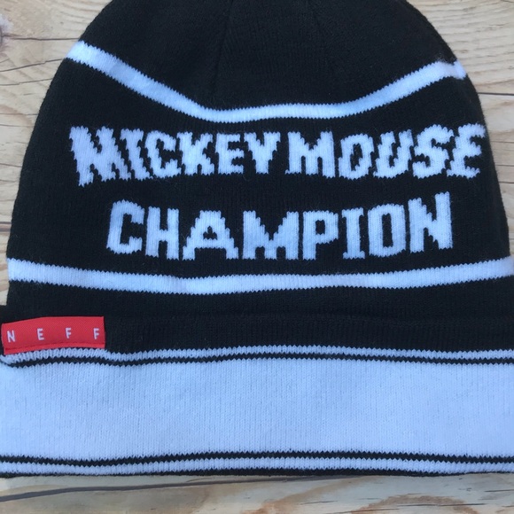 Disney by Neff Mickey Mouse Winter POM Hat - Picture 8 of 15